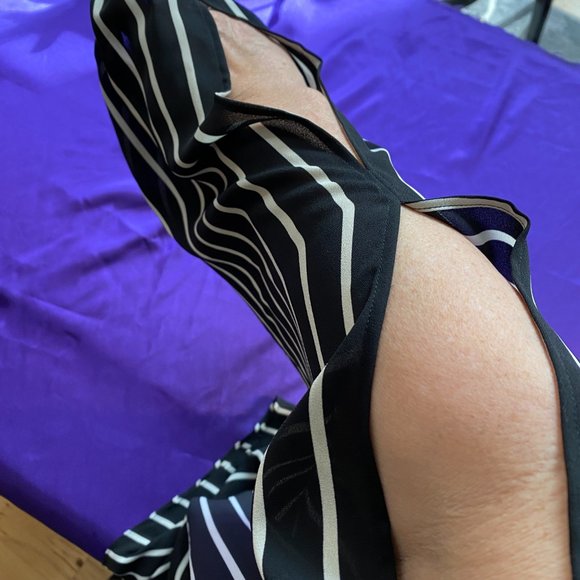 📌Violet & Claire Striped Carmen Style Blouse with 3/4 cold shoulder Sleeves - Picture 6 of 12